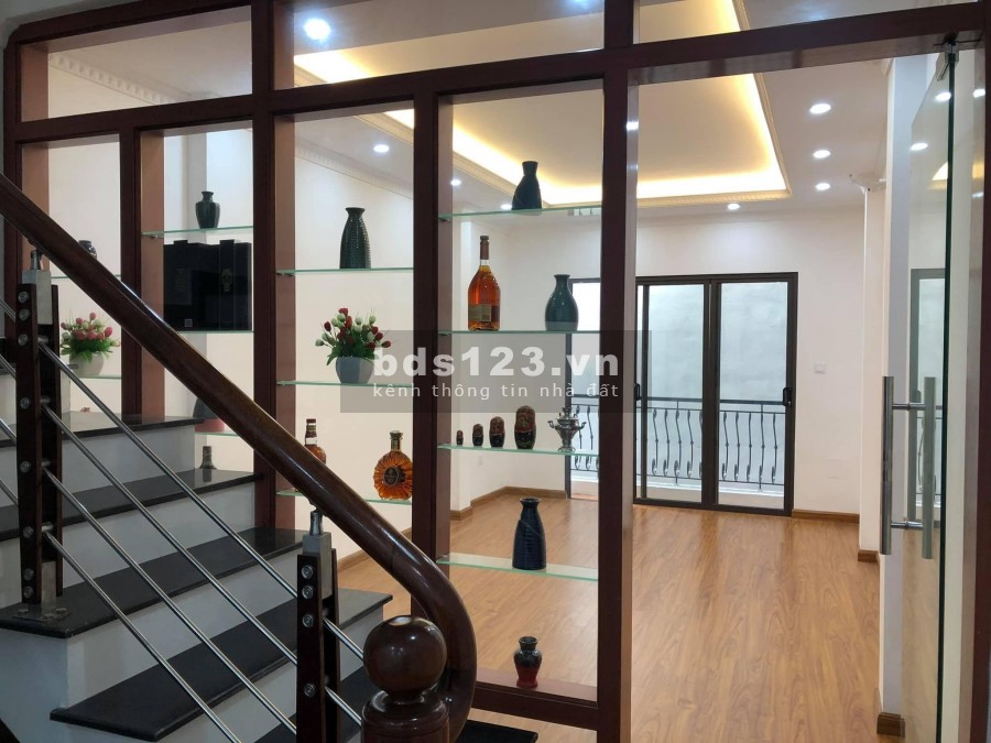 Nhà mới xây 5 tầng ngõ 208 Thụy Khuê dt 54m2 mt 4m giá 7,5 tỷ lh 0392969999