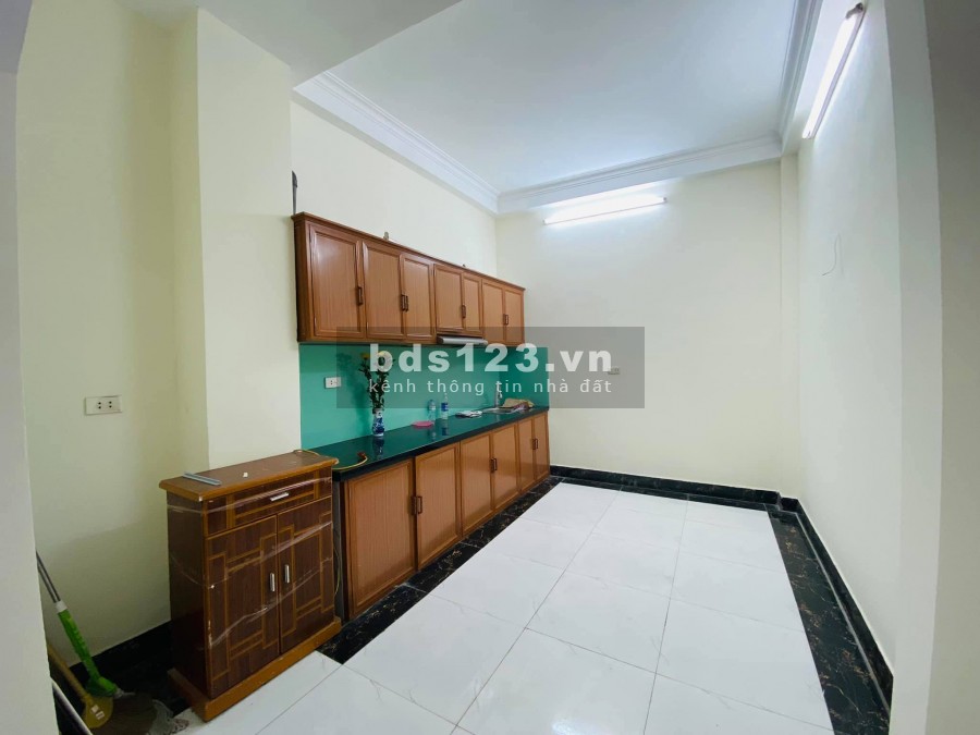 Bán nhà Vĩnh Hưng cực đẹp dt 30m x 5 tầng giá chỉ nhỉnh 2 tỷ có thương lượng sâu