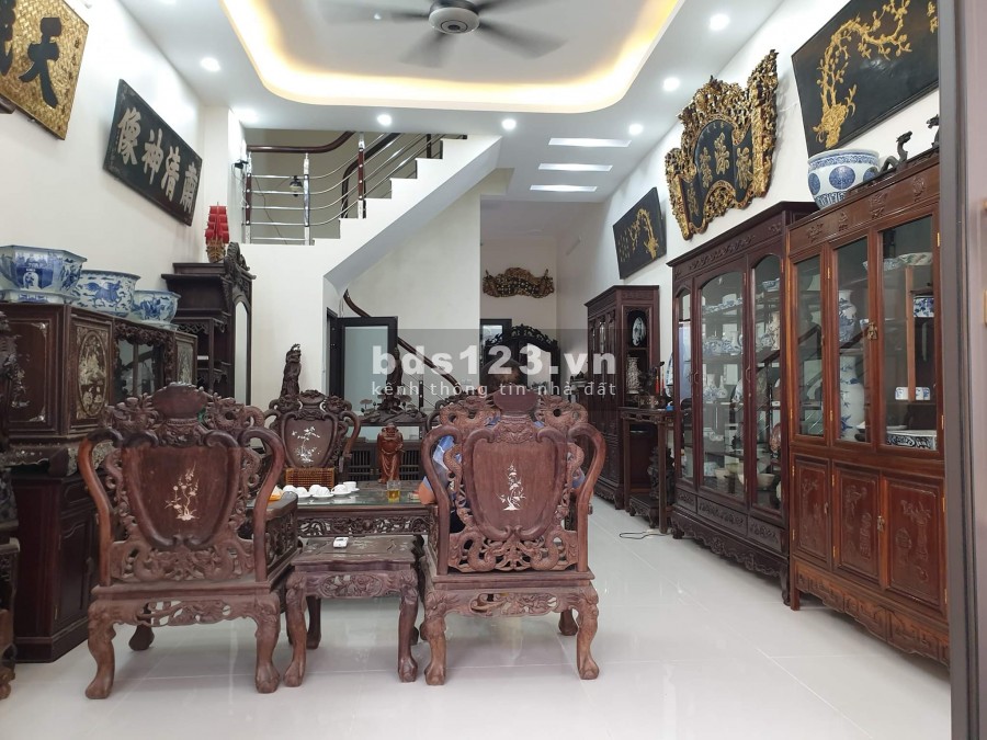 Lạc Long Quân, dt 77m2, mt 4.5m, ngõ thông tứ tung, gần Hồ Tây, giá 16.5 tỷ