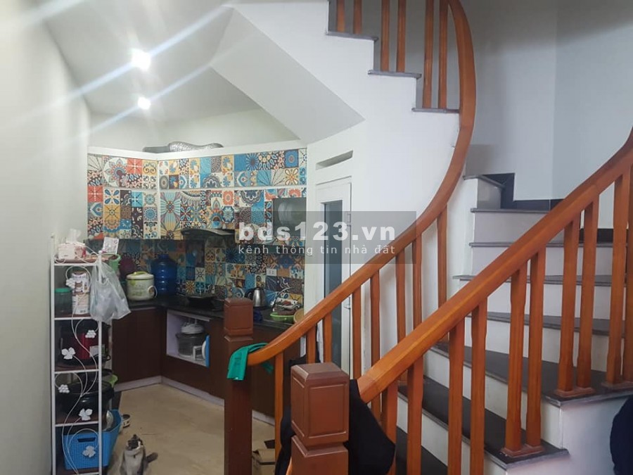 Bán nhà Phú Đô, vị trí đẹp, nhà mới xây vài năm, 33 m2, giá 2.95 tỷ.
