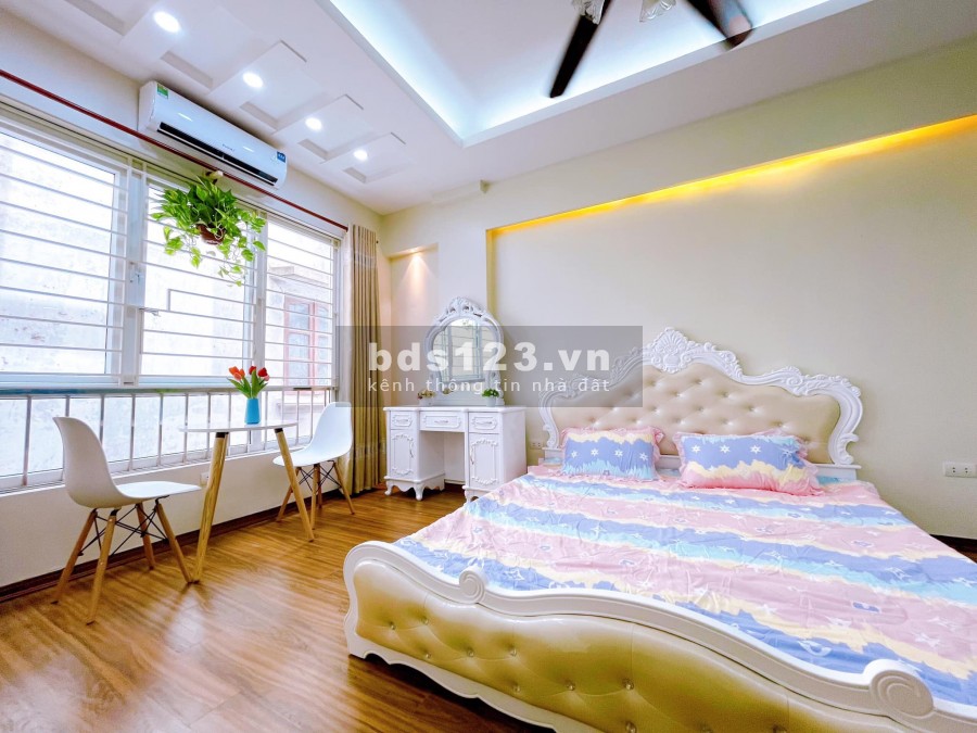 Bán nhà nguyên căn Cầu Giấy, doanh thu 45 triệu/tháng, dt 50m2, 5 tầng, giá chỉ 5.6 tỷ