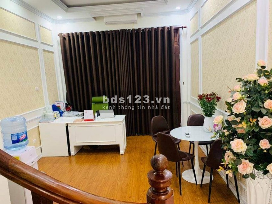 Mặt phố Trần Quốc Hoàn, KD siêu đỉnh 56m2X5T, mặt tiền 4m, giá bán 20.5 tỷ