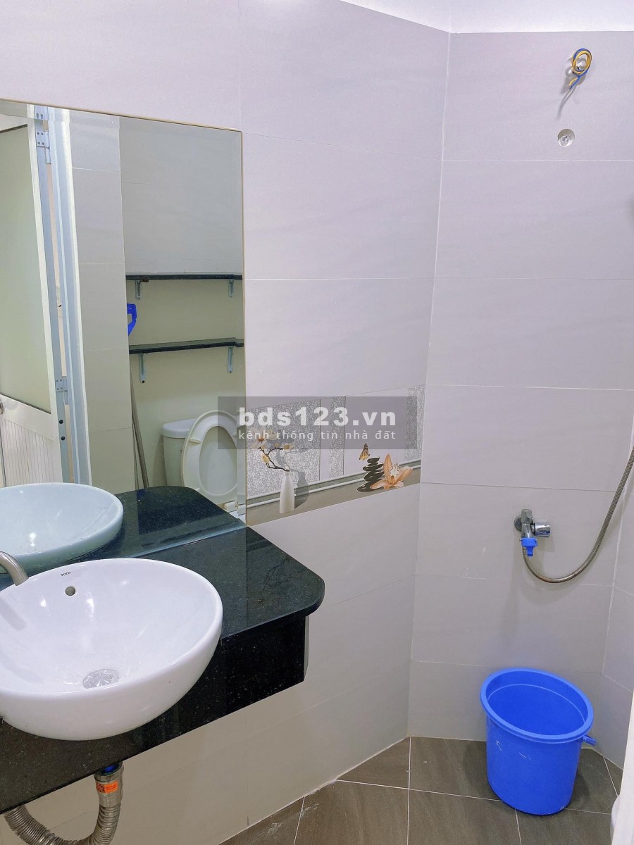 Nhà mới xây, xe hơi đỗ cửa. Đối diện UB Quận Tân Phú, giá bán 4,2 tỷ