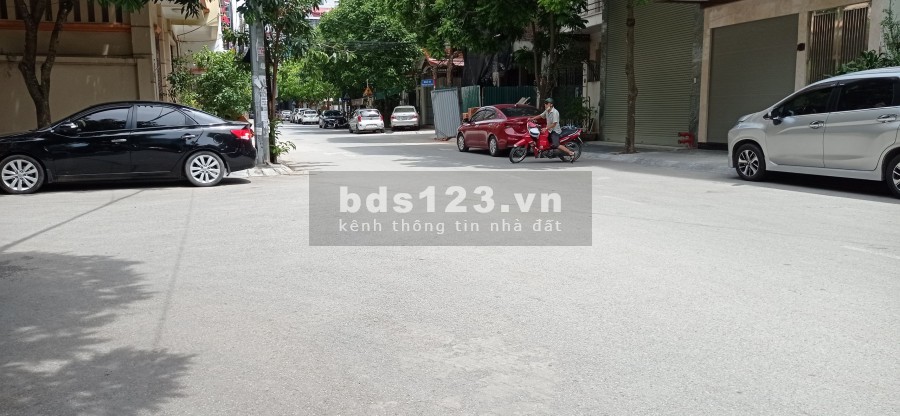 Chính chủ cần bán nhà nguyên căn Cầu Giấy, Hà Nội, vị trí hiếm, 3 tầng đúc