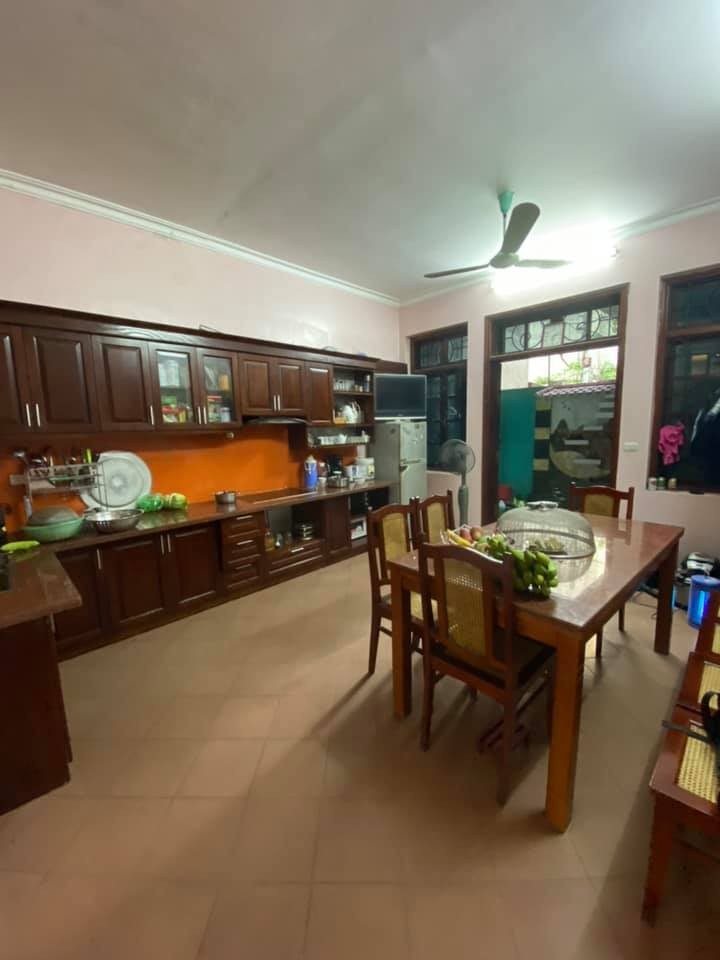 Siêu Phẩm!! Nhà riêng diện tích 100m2, 4 tầng đẹp ở ngõ 79 Cầu Giấy, chỉ với 9 tỷ