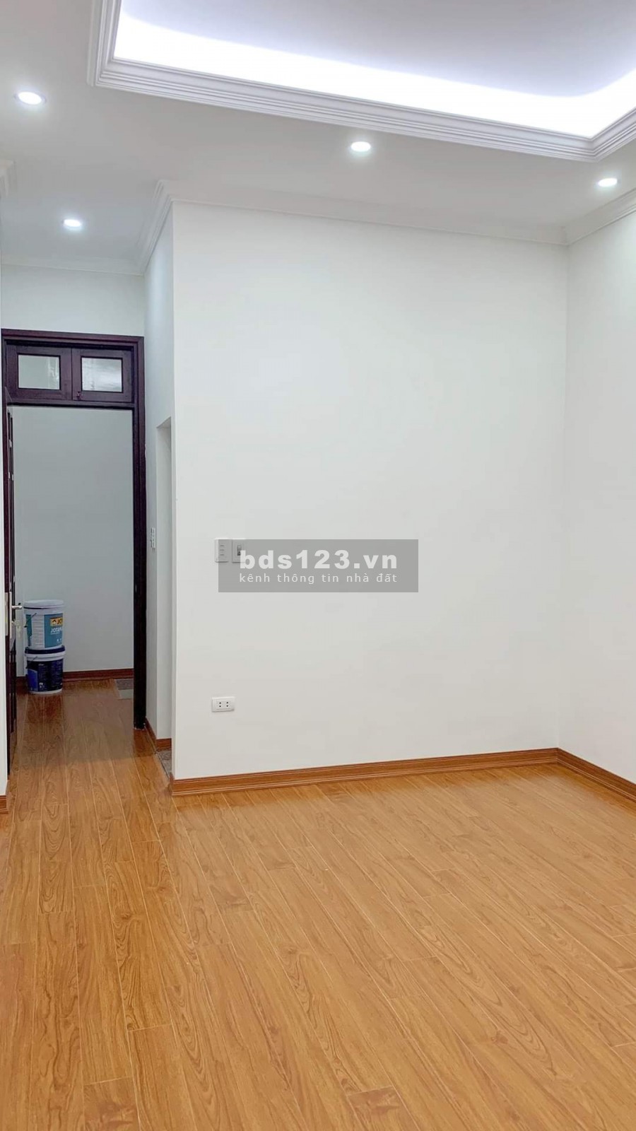 Nhà 5 tầng phân lô Hoàng Quốc Việt tiện kinh doanh 32m2, mt 3.4m chỉ 7.1 tỷ