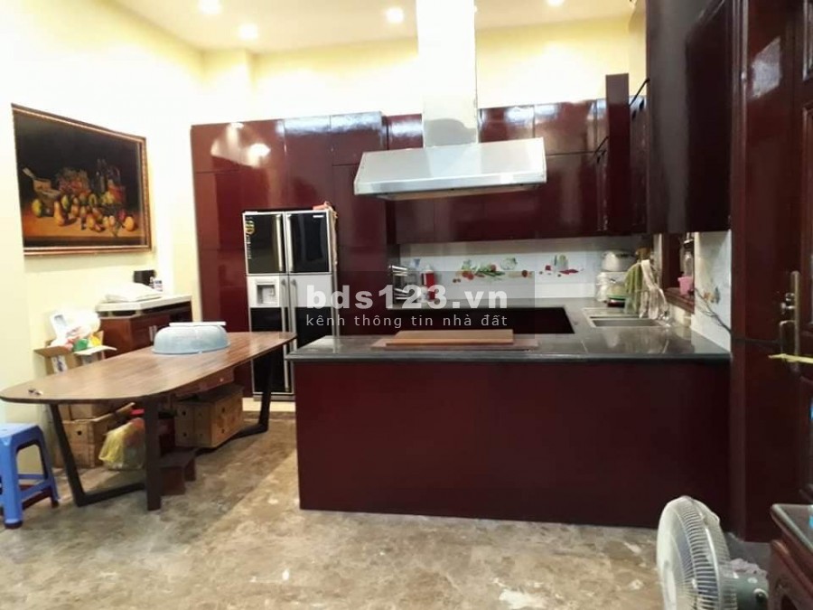 Bán nhà mặt phố Thụy Khuê, Tây Hồ, dt 70m x 3 tầng, kinh doanh nhộn nhịp, giá 17,5 tỷ