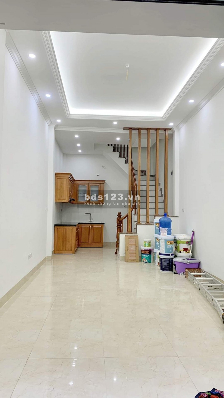 Nhà 5 tầng phân lô Hoàng Quốc Việt tiện kinh doanh 32m2, mt 3.4m chỉ 7.1 tỷ