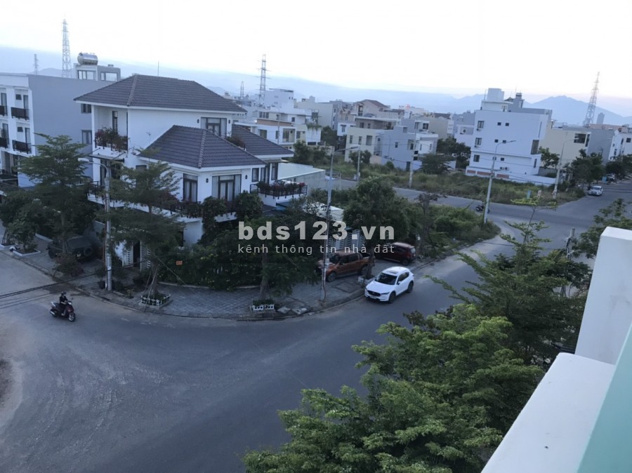 Cần bán nhà mặt phố Đoàn Khuê, Ngũ Hành Sơn, Đà Nẵng dt 100m2 có thang máy