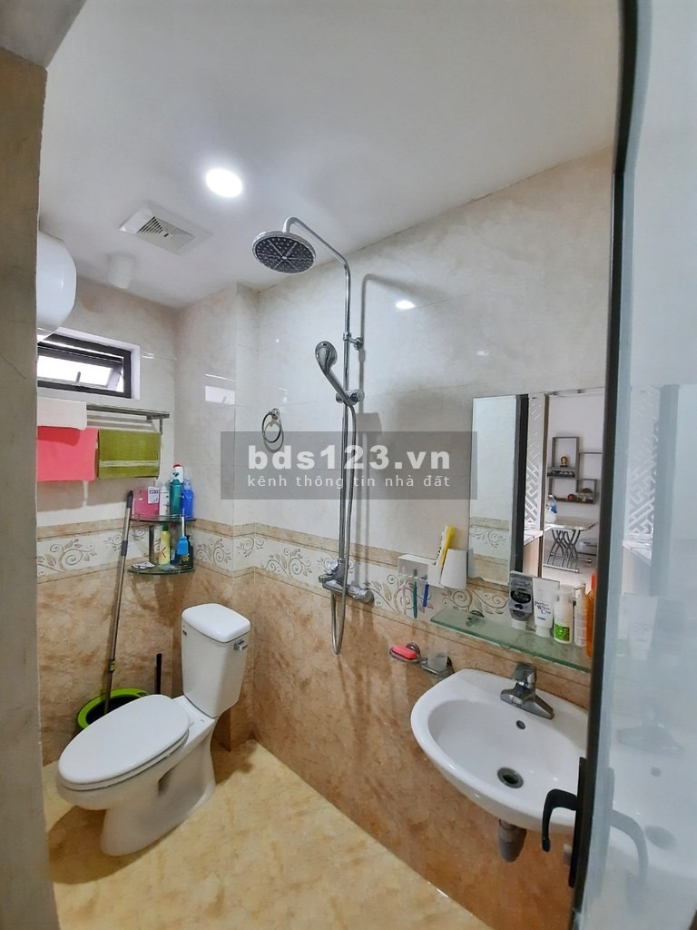 Chỉ Hơn 5 Tỷ Có Ngay Nhà 3 Tháng 2, Quận 10, diện tích 35m2, hẻm xe hơi