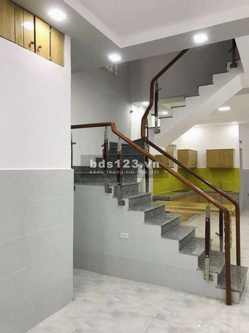 Bán nhà riêng đường Kênh Tân Hóa, P.Hòa Thạnh, Q.Tân Phú, DT 48m2, 01 lầu, giá 4,4 tỷ.