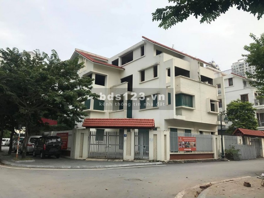 Chính chủ bán biệt thự 2 mặt tiền đường, 2 bước chân ra hồ điều hoà, an sinh tuyệt