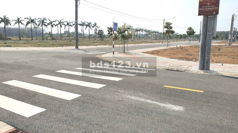 Đất thổ cư 100%. Xây dựng tự do. Sổ hồng sẳn sang tên ngay.