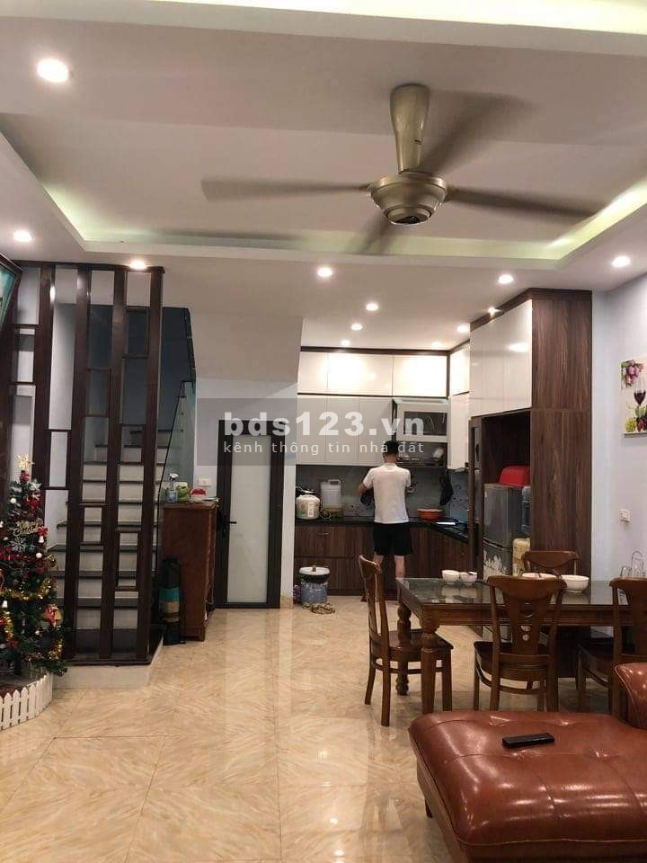 Nhà Trần cung, diện tích 47m, 5 tầng, mặt tiền 4,5m. Ở liền, gia chủ sẵn sàng giao dịch