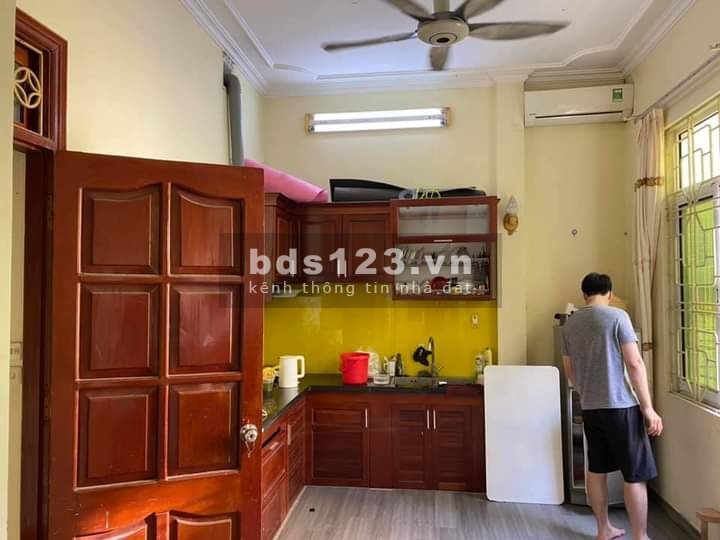 Bán nhà phố Kim mã Ba Đình dt 40m2, 6 tầng mt 7.5 m giá 6.5 tỷ ô tô đỗ cửa kinh doanh các kiểu