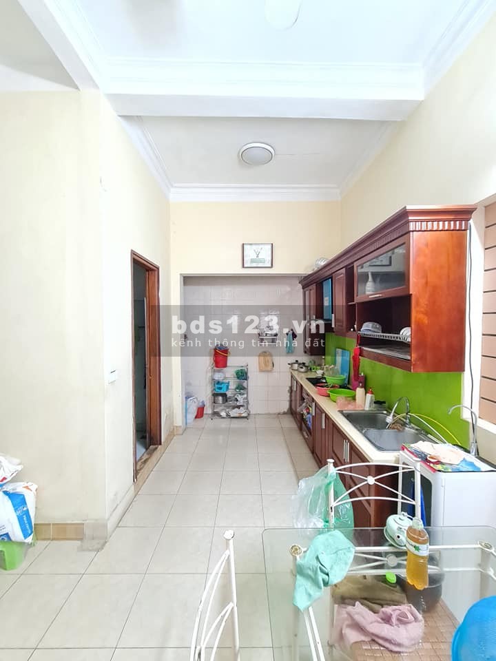 Bán nhà Hoàng Hoa Thám, dt 70m2, 3 tầng đúc, mt 5.3m, giá 6.3 tỷ, lh 092 234 6363