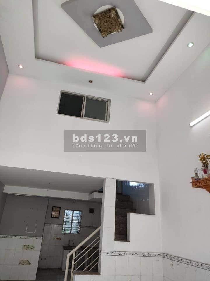 Cần bán nhà MT hẻm Lê Quang Định, F1, GV, dt 42m2, 3 tấm, 3PN, giá mềm