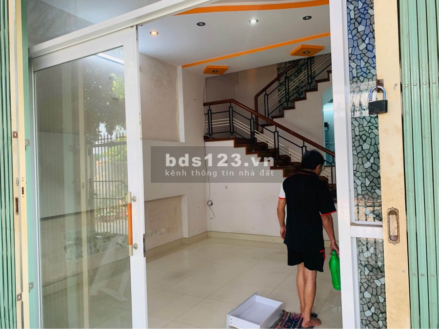 Nhà Đẹp Đường Lê Sát, Quận Tân Phú, 40m2, 3 Tầng Giá Chỉ Nhỉnh 3 tỷ.