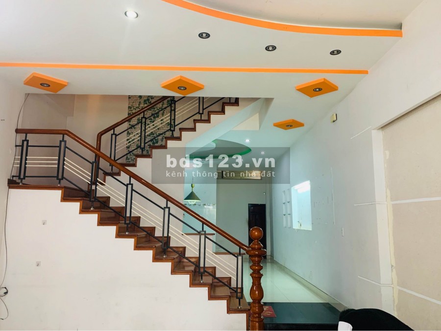 Nhà Đẹp Đường Lê Sát, Quận Tân Phú, 40m2, 3 Tầng Giá Chỉ Nhỉnh 3 tỷ.