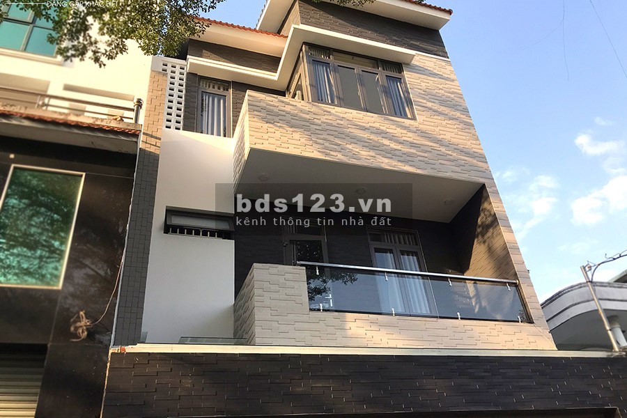 Bán nhà Văn Điển, Trung Tâm Huyện Thanh Trì diện tích 36m2 giá 2.4 tỷ