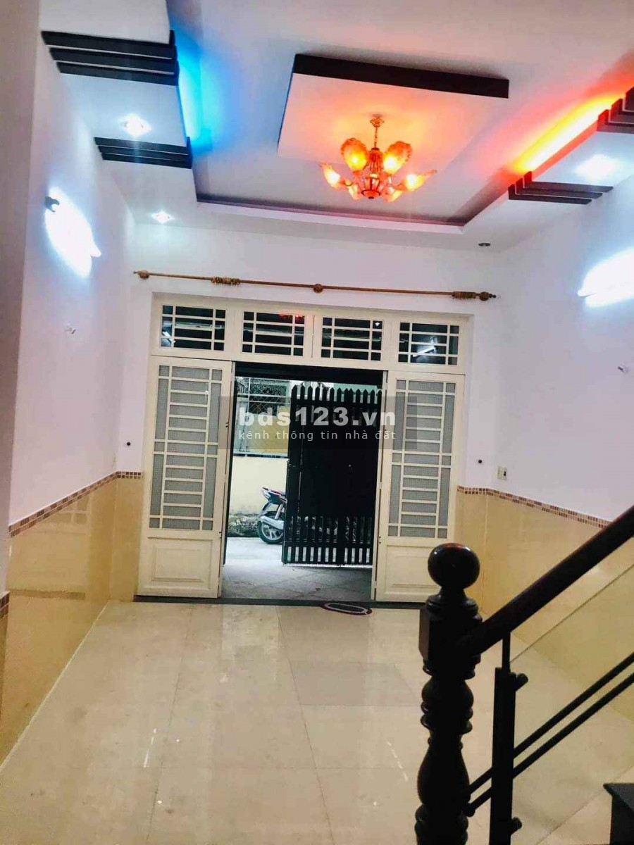 Nhà 1 Trệt 2 Lầu Đường Bình Long, Quận Tân Phú, giá chỉ nhỉnh 2 tỷ