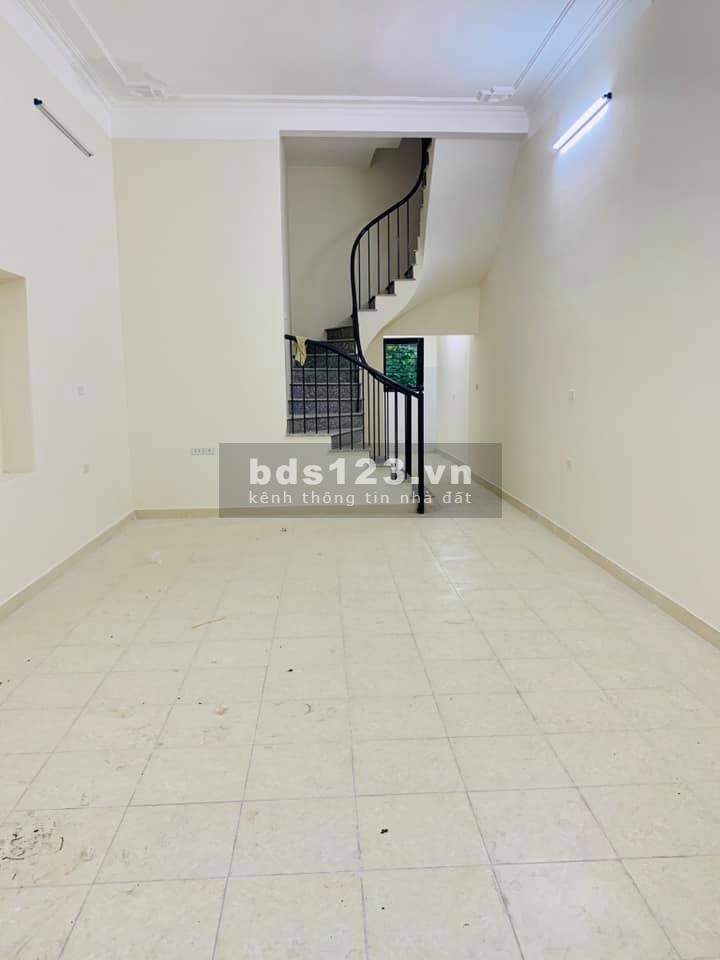 Hàng ngon Quận Tây Hồ, có gara oto, sổ đỏ, thiện chí bán nhà nguyên căn giá nhỉnh 7 tỷ
