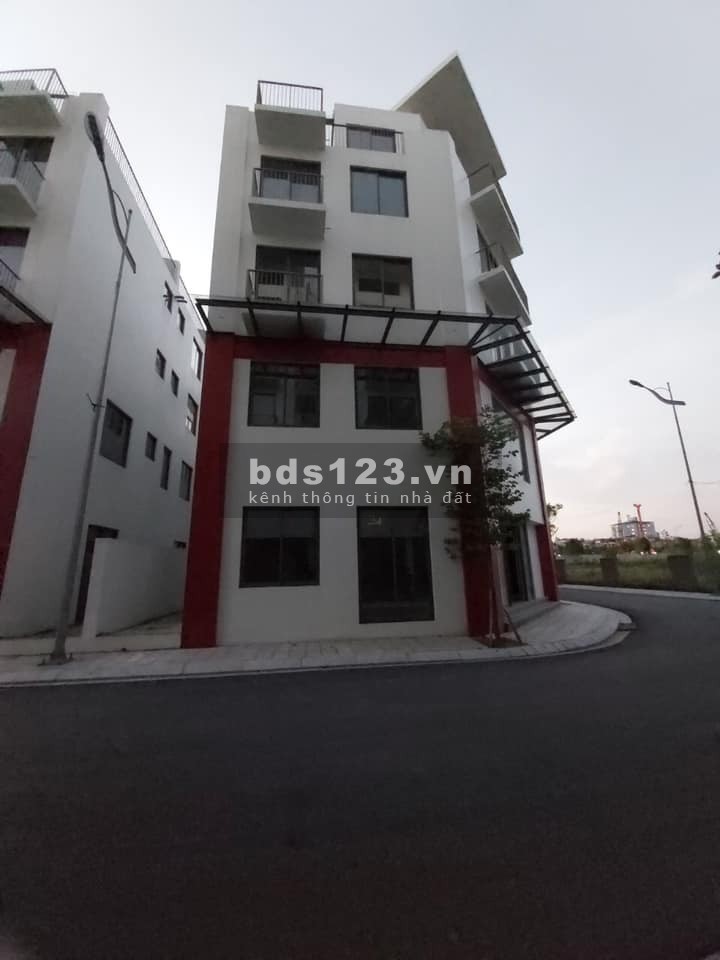 Bán nhà khu Vip Khai Sơn, Long Biên, kinh doanh tuyệt với, lô góc triệu view, giá 13.1 tỷ
