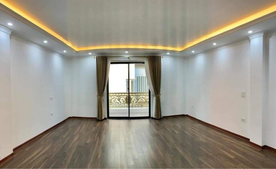Tây Hồ, kinh doanh văn phòng thang máy dt 70m2 mt 5.5m 7 tầng giá nhỉnh 18 tỷ gần hồ Tây