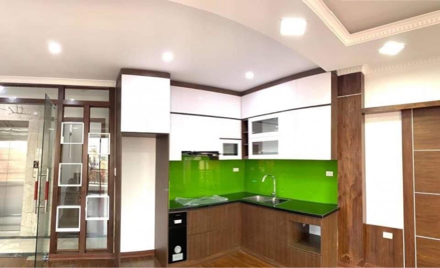 Tây Hồ, kinh doanh văn phòng thang máy dt 70m2 mt 5.5m 7 tầng giá nhỉnh 18 tỷ gần hồ Tây