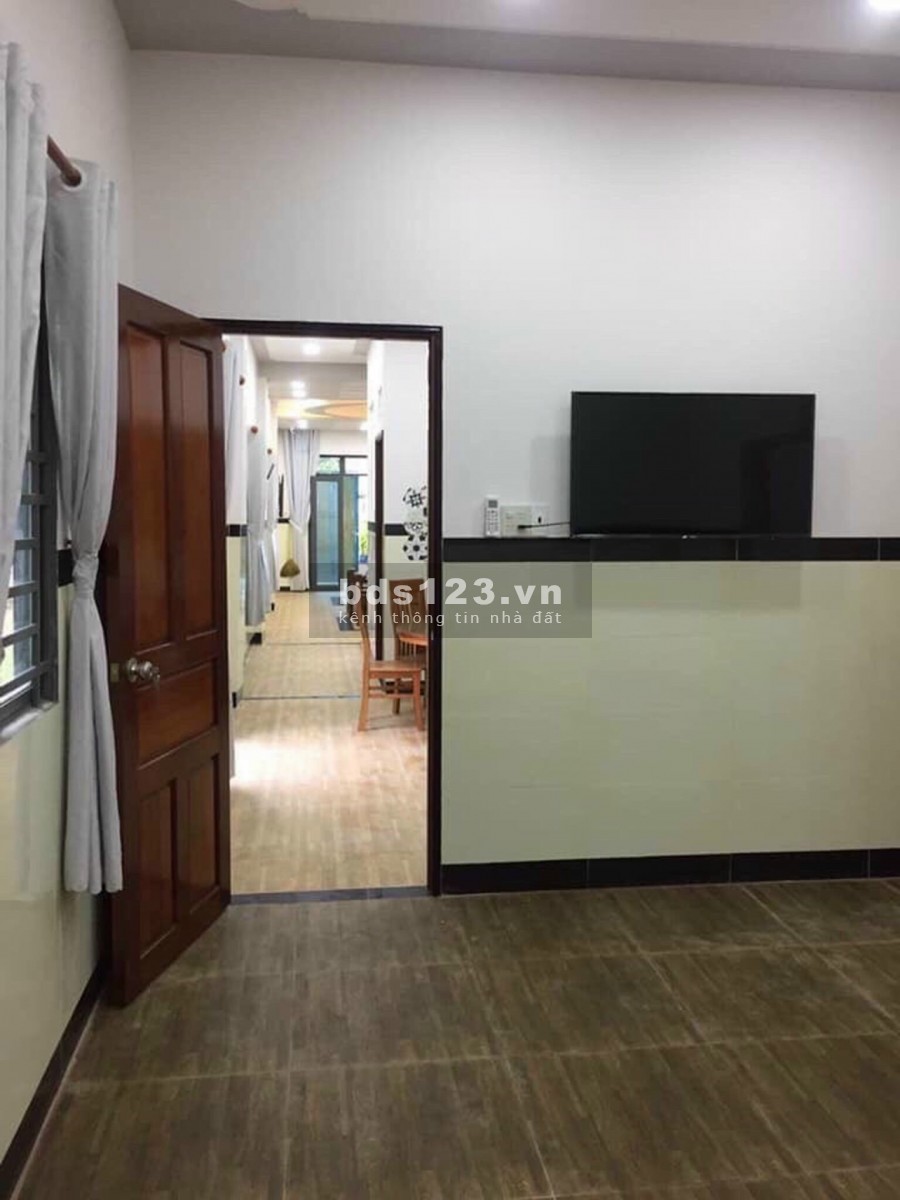 Bán nhà nguyên căn chính chủ 1 trệt, 1 lầu, sổ riêng, bàn giao công chứng ngay