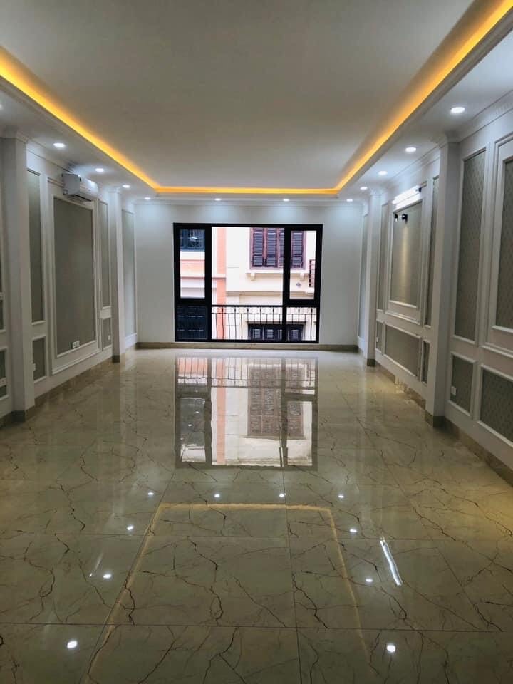 Nhà Trần Quốc Hoàn Cầu Giấy, phân lô, ô tô tránh, kinh doanh 60m, 5 tầng, mt5m, giá 8,5ty
