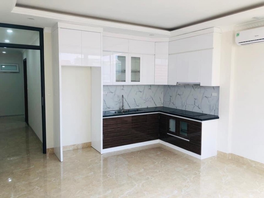 Nhà Trần Quốc Hoàn Cầu Giấy, phân lô, ô tô tránh, kinh doanh 60m, 5 tầng, mt5m, giá 8,5ty