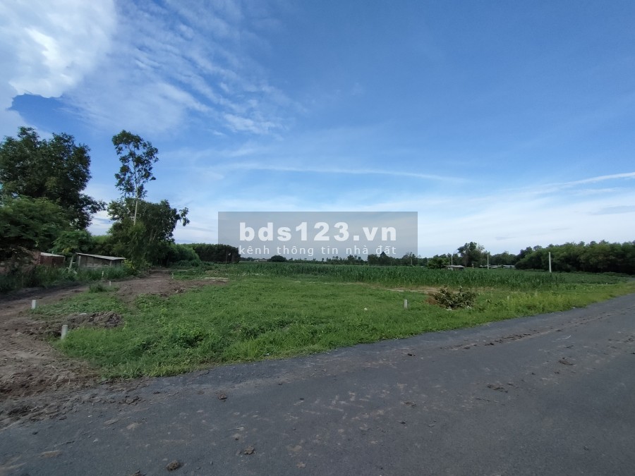 Bấn đất xã Láng Dài mặt tiền đường nhựa lớn, gần sân bay Lộc An, giá tốt