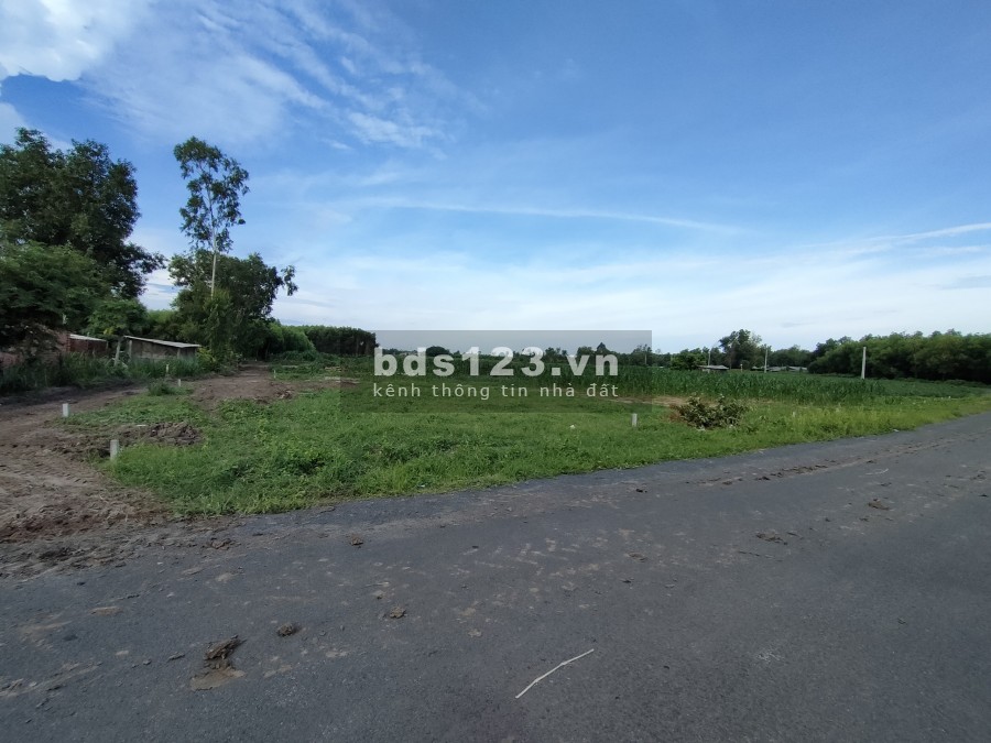 Bấn đất xã Láng Dài mặt tiền đường nhựa lớn, gần sân bay Lộc An, giá tốt