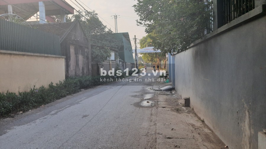 Bán 150m2 đất trục chính kinh doanh ở Thôn Nghĩa Vũ.Dục Tú.Đông Anh.