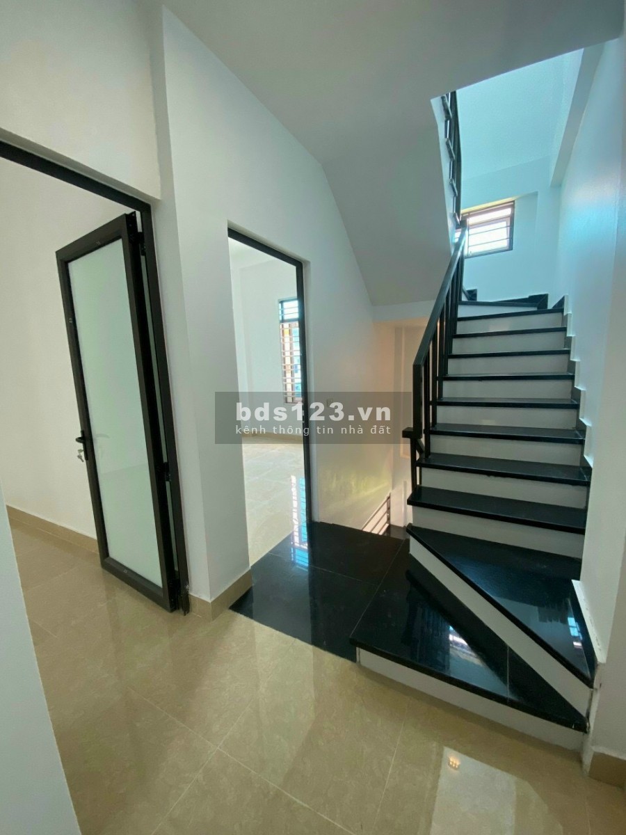 Bán nhà ngõ Nguyễn Thị Duệ đẹp long lanh về chỉ việc ở, vị trí đắc địa