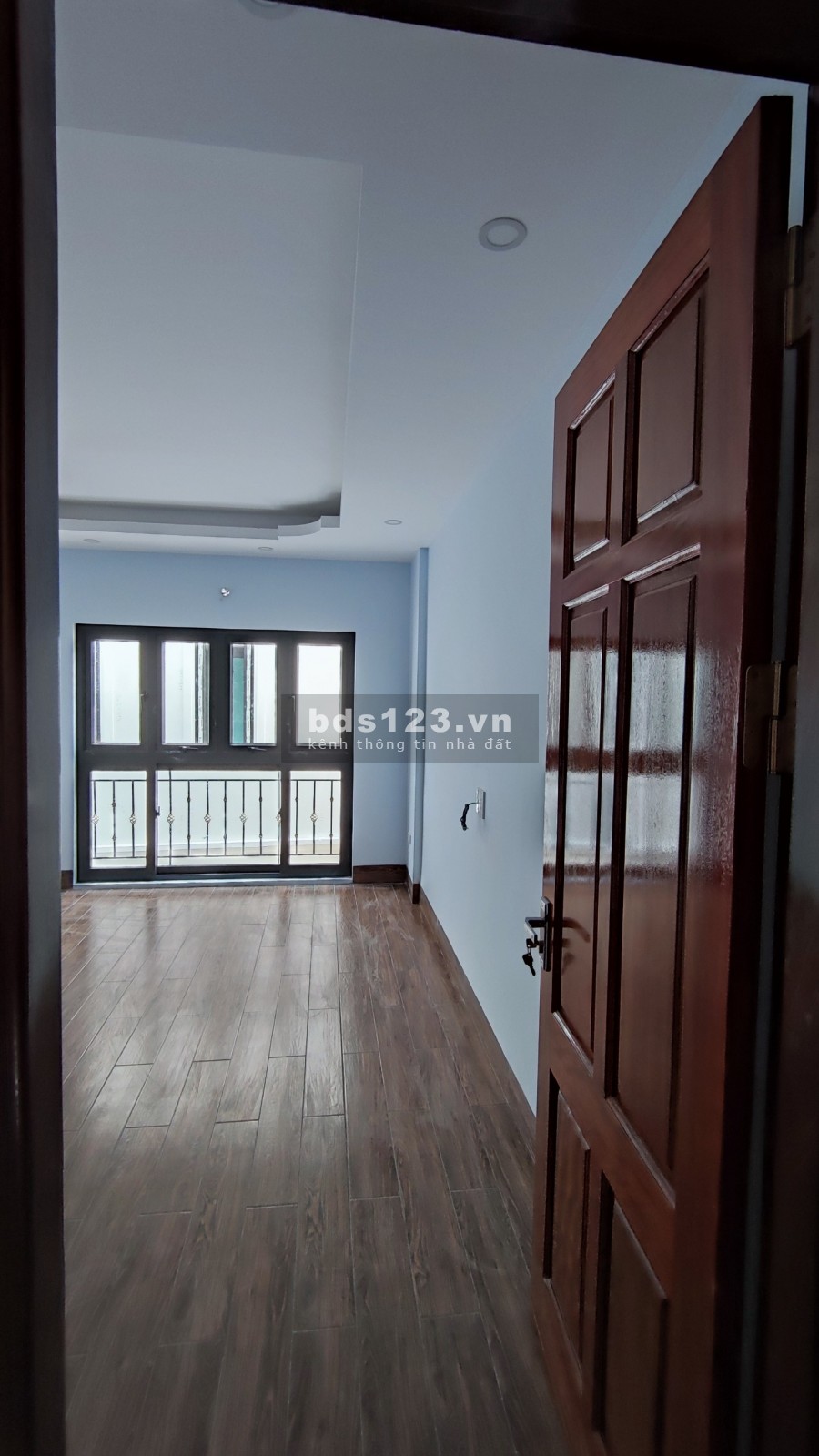 Chính chủ bán nhà 5 tầng tại Phú Diễn, hướng Đông Bắc gần trường, chợ
