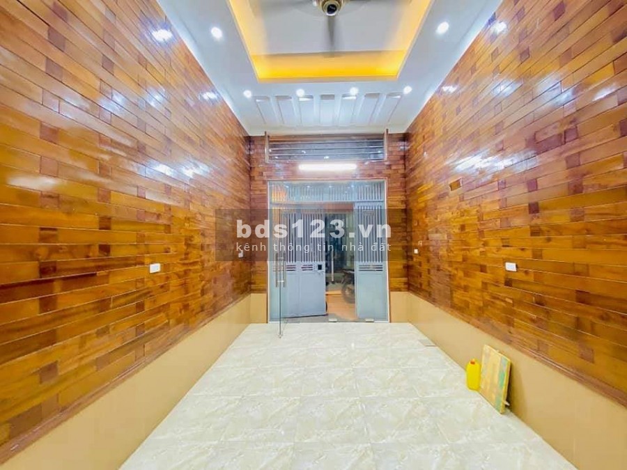 Bán nhà phố Minh Khai 51m2, từ tầng 2 là 55m2, 4 tầng đẹp, lô góc, còn 3.65 tỷ
