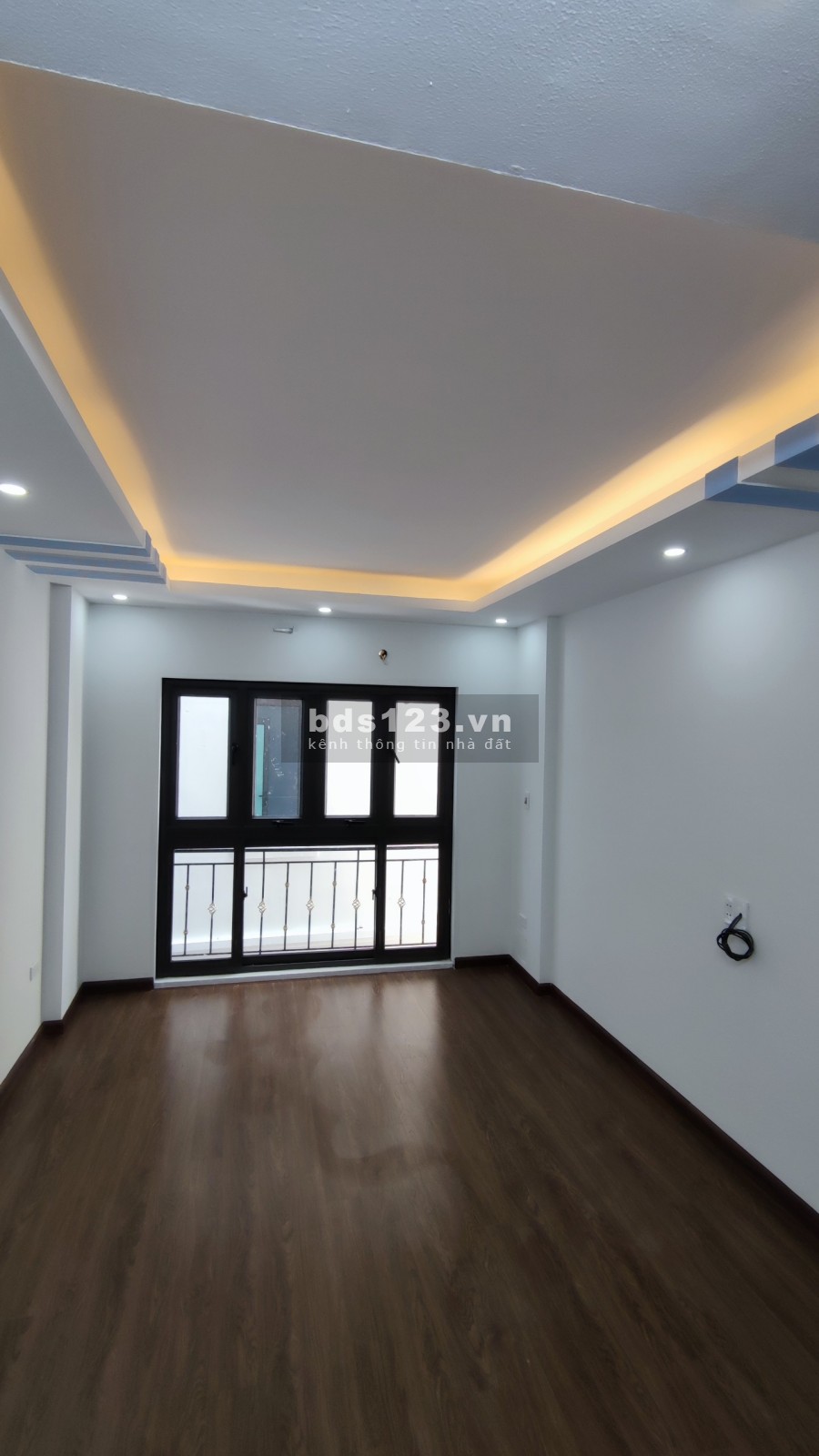 Chính chủ bán nhà 5 tầng tại Phú Diễn, hướng Đông Bắc gần trường, chợ