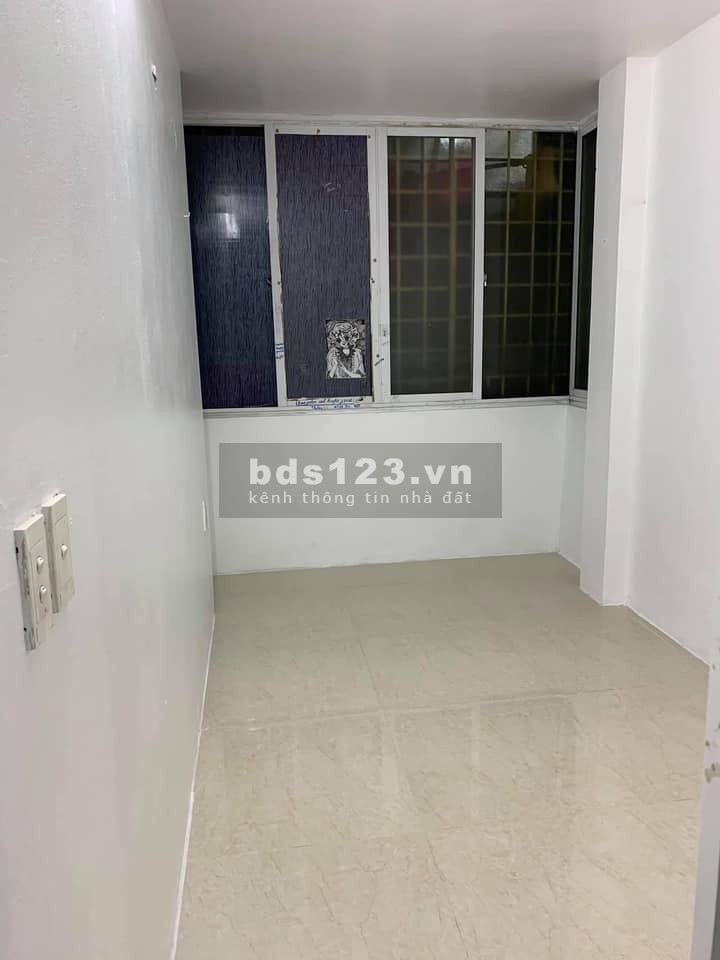 Bán Nhà Lò Đúc đẹp, nhỏ tiền, đủ công năng, dt 17m X 4 Tầng, giá 1.85 tỷ còn thương lượng.