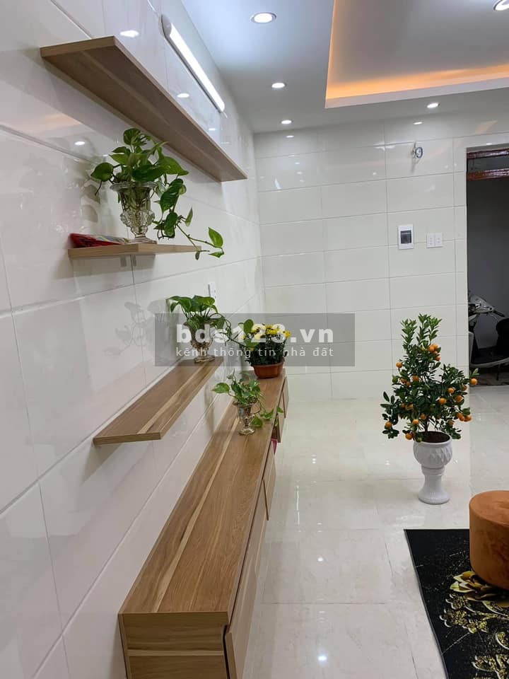 Bán Nhà Lò Đúc đẹp, nhỏ tiền, đủ công năng, dt 17m X 4 Tầng, giá 1.85 tỷ còn thương lượng.