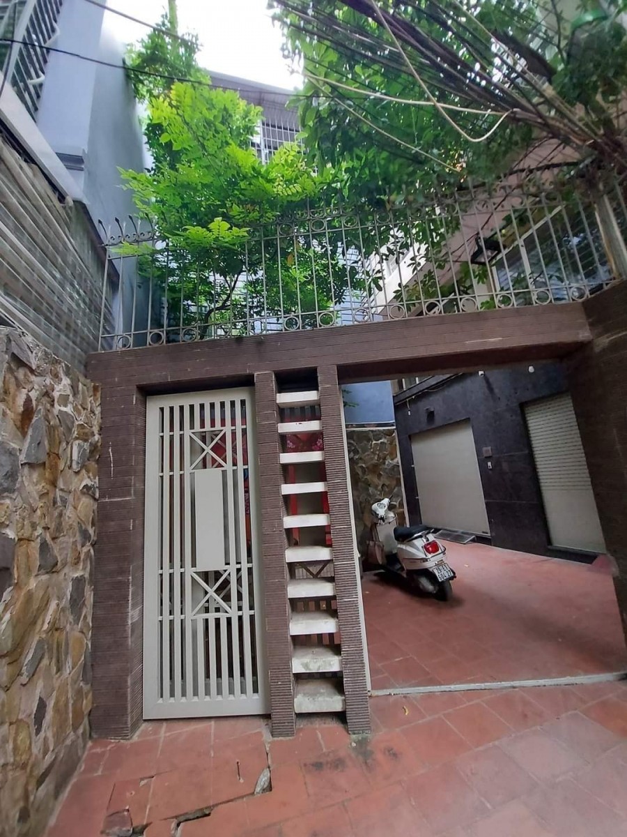 Bán nhà rẻ đẹp nhất phố, khu dân cư phố Thái Hà, dt 42m2, 5 tầng giá hơn 5 tỷ