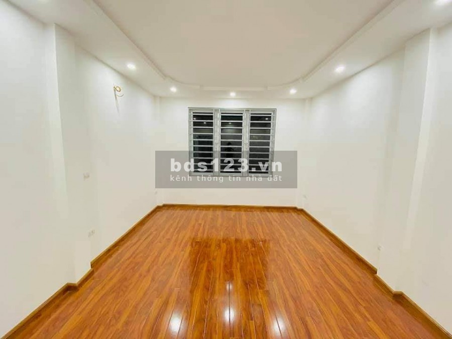 Bán nhà phố Minh Khai 51m2, từ tầng 2 là 55m2, 4 tầng đẹp, lô góc, còn 3.65 tỷ