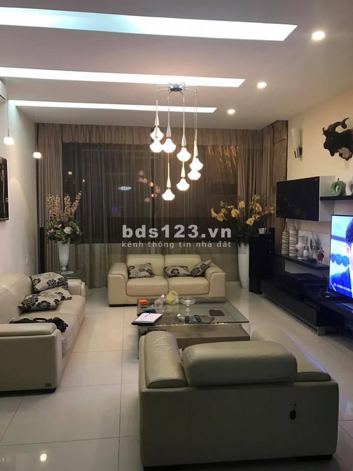 Chính Chủ Bán Nhà Thái Thái Hà, 5 tầng 32m2 5 tầng mặt tiền 4m giá bán 8.2 tỷ