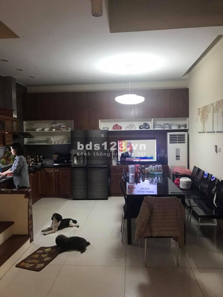Chính Chủ Bán Nhà Thái Thái Hà, 5 tầng 32m2 5 tầng mặt tiền 4m giá bán 8.2 tỷ