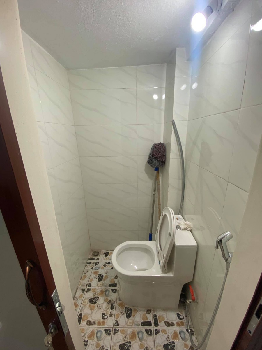 Cần bán gấp nhà Phố Cát Linh, DT 16m x5 tầng, Sổ đỏ riêng, giá chỉ 1 tỷ150 triệu