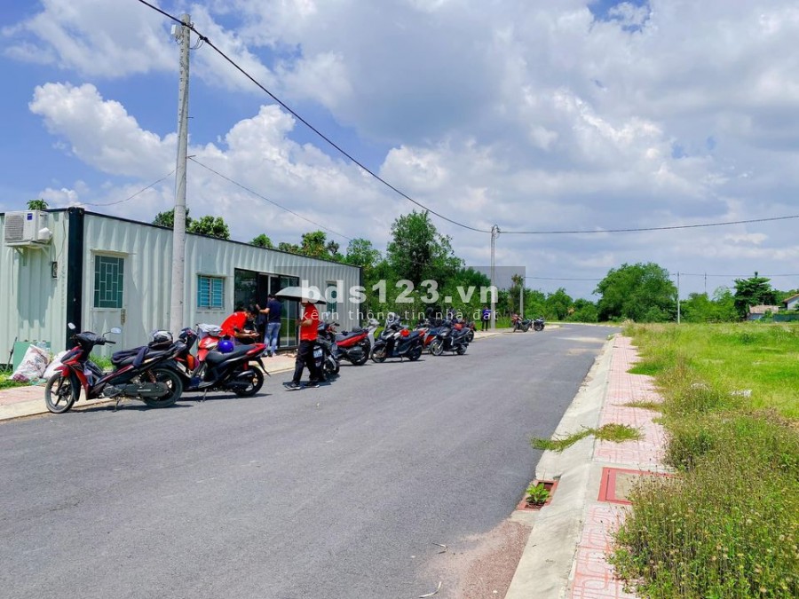 Cần bán gấp Lô đất 100m2.Siêu Thị BIG C, Ngã 3 Vũng Tàu. LBT. Biên Hoà