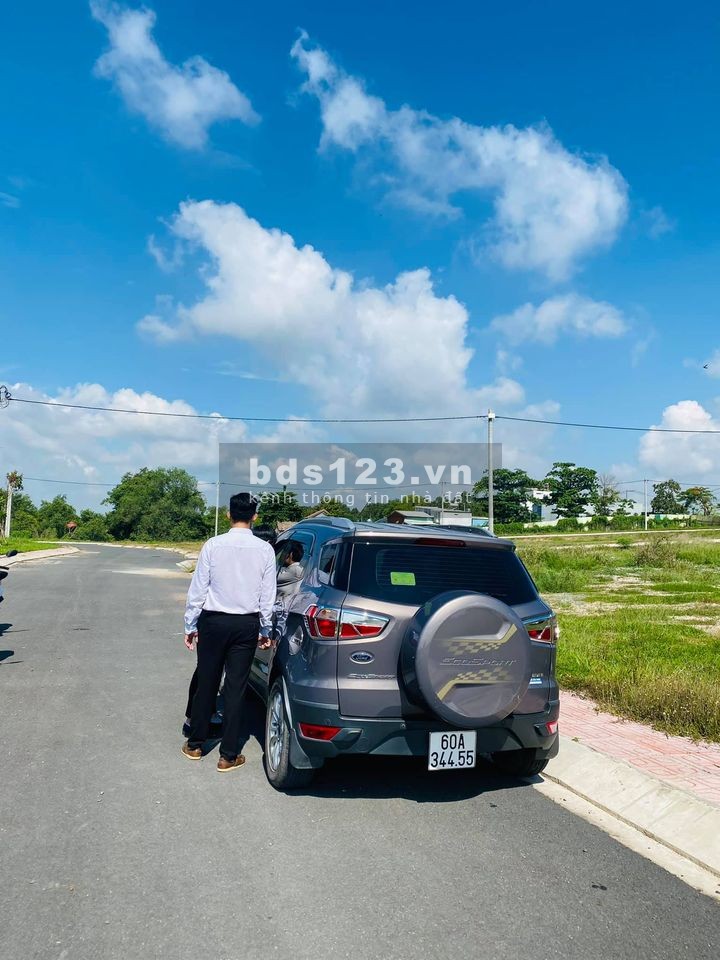 Cần bán gấp Lô đất 100m2.Siêu Thị BIG C, Ngã 3 Vũng Tàu. LBT. Biên Hoà