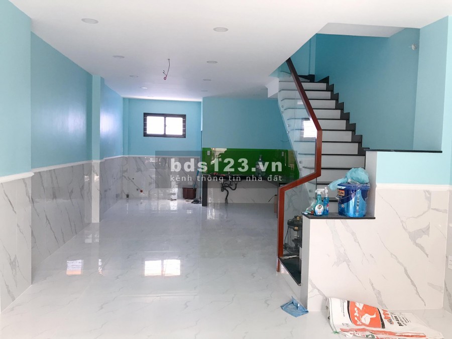Nhà xây mới rộng, đẹp. Cạnh Medicare BigC Âu Cơ giá bán 4,5 tỷ, sổ chính chủ