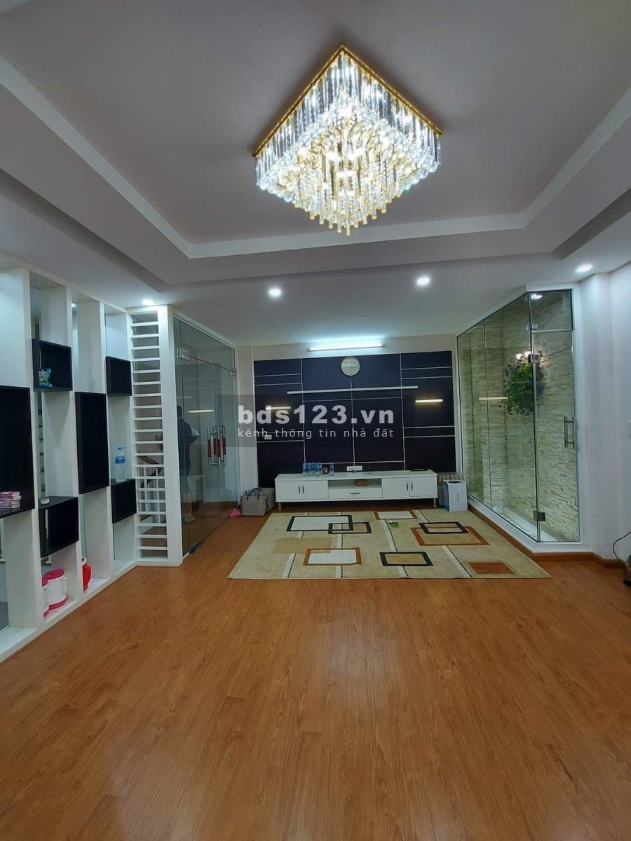 Bán nhà ở ngay phố Thái Hà, Chùa Bộc, Quận Đống Đa, dt 42m2, 5 tầng, giá 5.6 tỷ